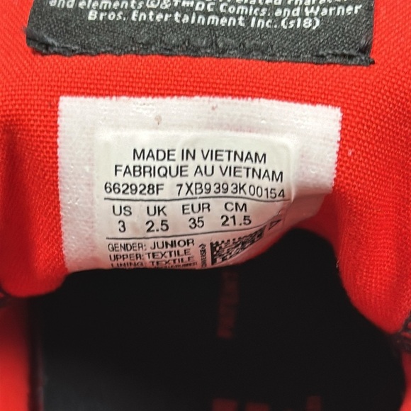 Converse Teen Titans Go kids sneakers size 3 low top shoes, EUC - Picture 8 of 9